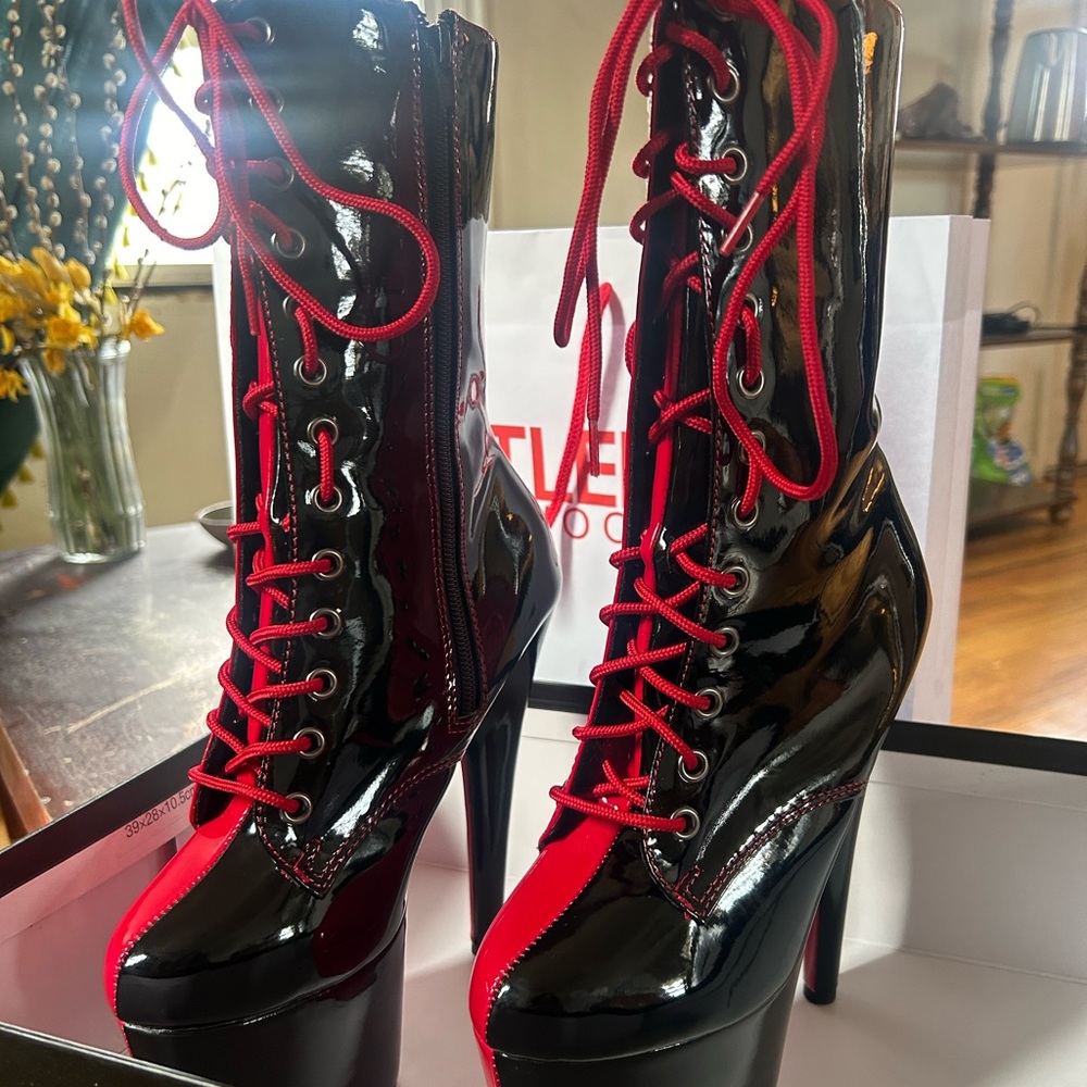 Red and black Pleasers